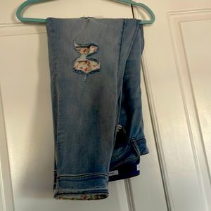 Judy Blue Skinny Fit Light Denim with floral patch detail